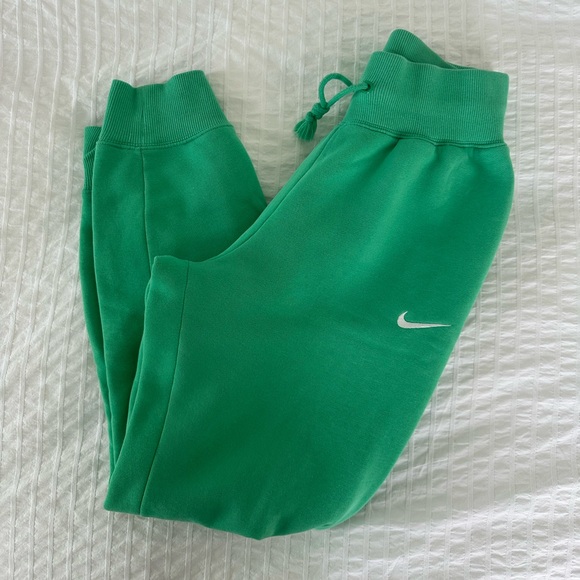 Nike Phoenix Fleece High-Waisted Joggers - Picture 2 of 5
